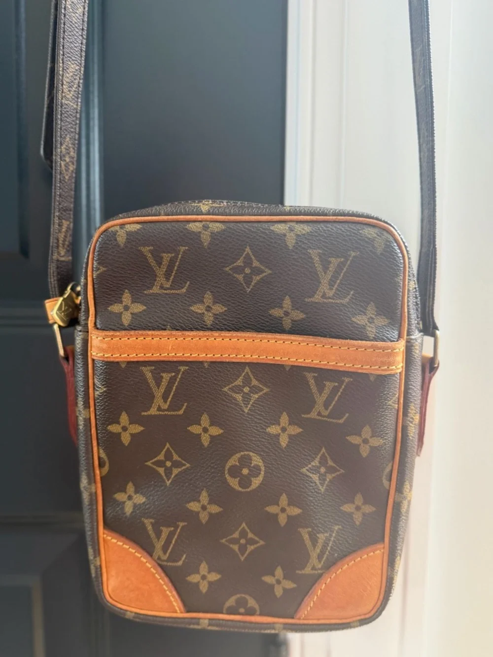 LOUIS VUITTON Danube - Picture 2 of 7